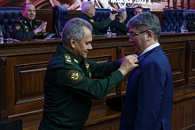 Алексей Цыденов получил награду за укрепление обороны России